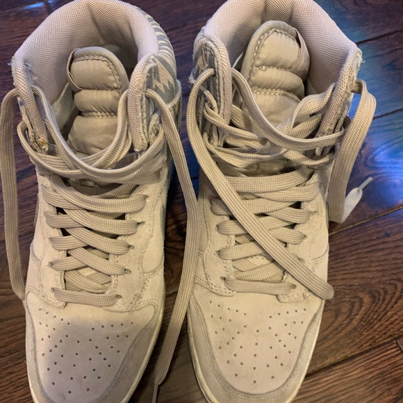 Nike inside heel!!! - Picture 1 of 3